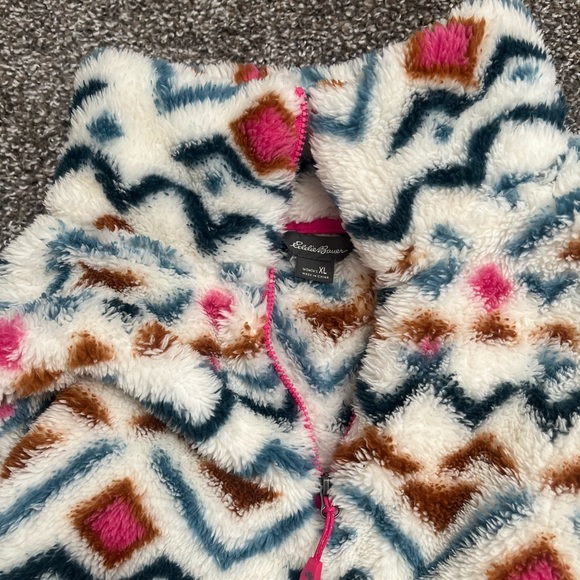 Gently Used Eddie Bauer Ultra Soft Plush Fleece 1/4 Zip Pullover Aztec Print, XL - Picture 4 of 5